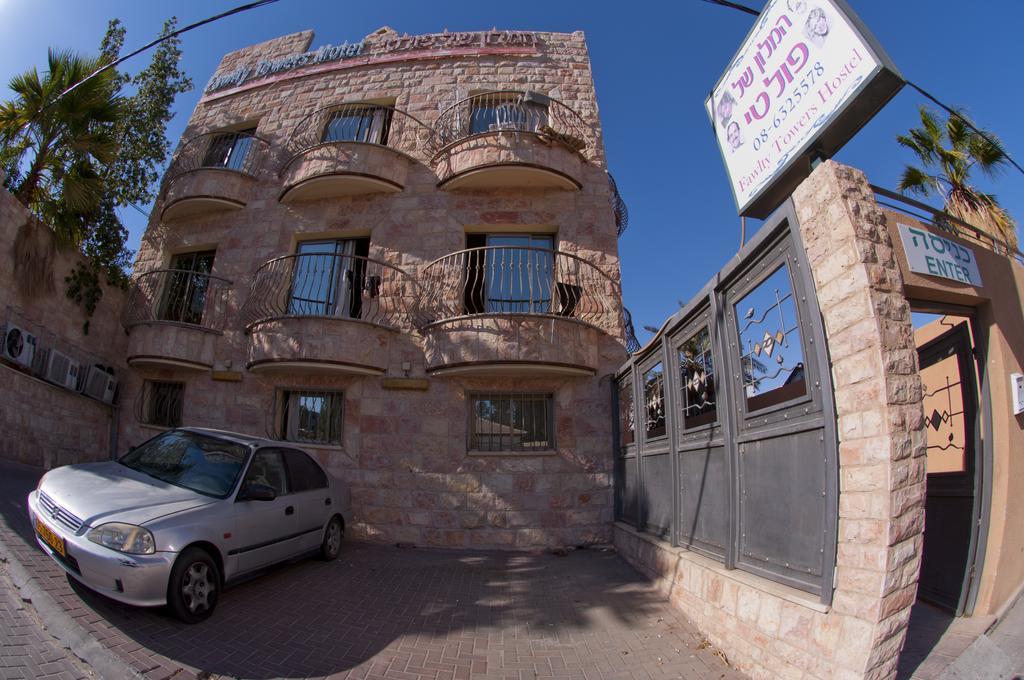 Faulty Towers Hotel Eilat Bagian luar foto